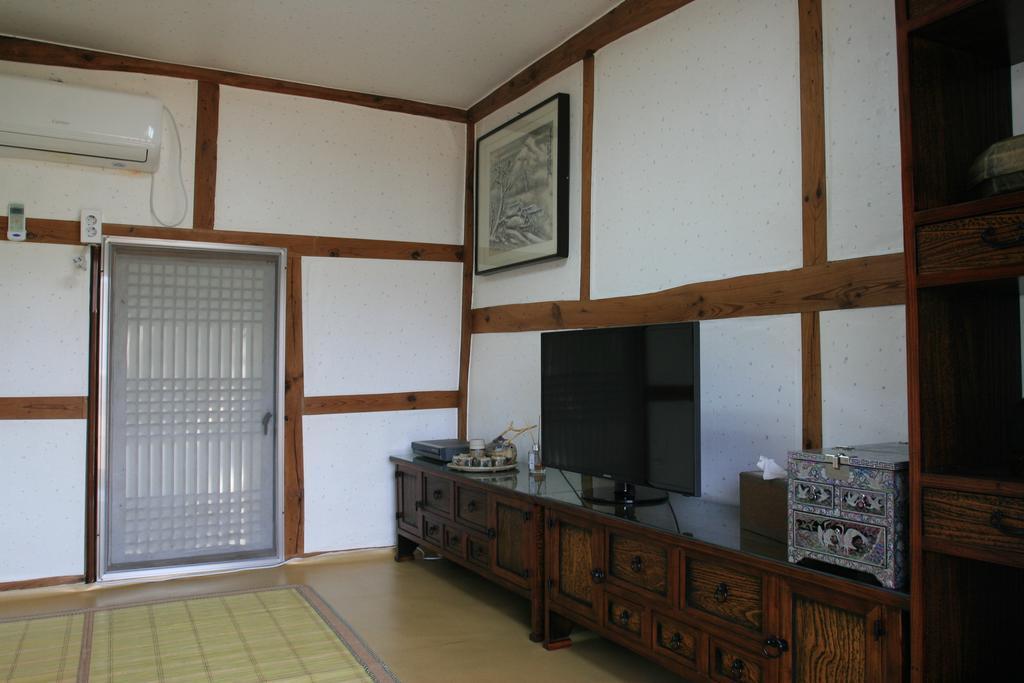 Jinrae Lee'S Traditional House Boseong Exterior foto